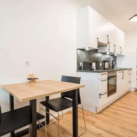 Myquartier Aparthotel *